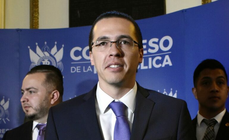 SANCIONAN A DOS FUNCIONARIOS POR INCURRIR EN CORRUPCIÓN