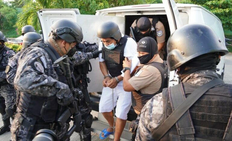 HALLAN 14 CADÁVERES EN CASA DE EXPOLICÍA NACIONAL, ES CONSIDERADO ASESINO SERIAL