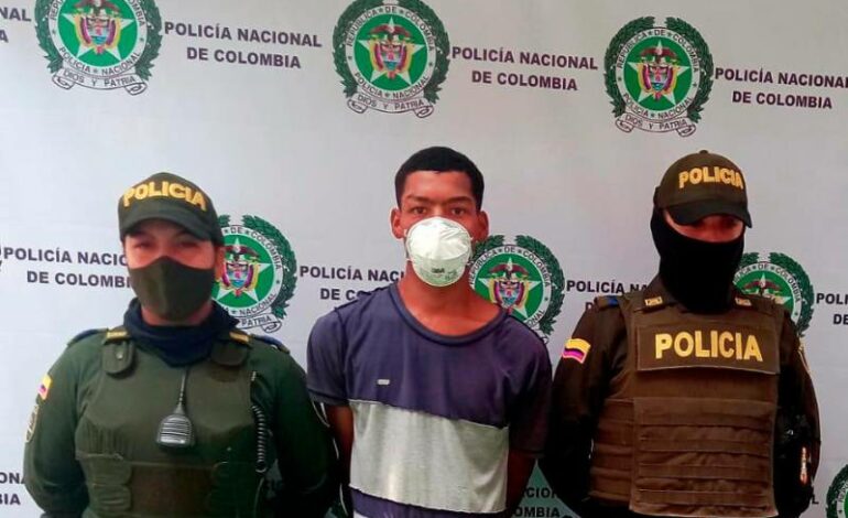 POLICÍA DETENER A LADRÓN QUE USABA ARMA DE COLECCIÓN PARA ASALTAR