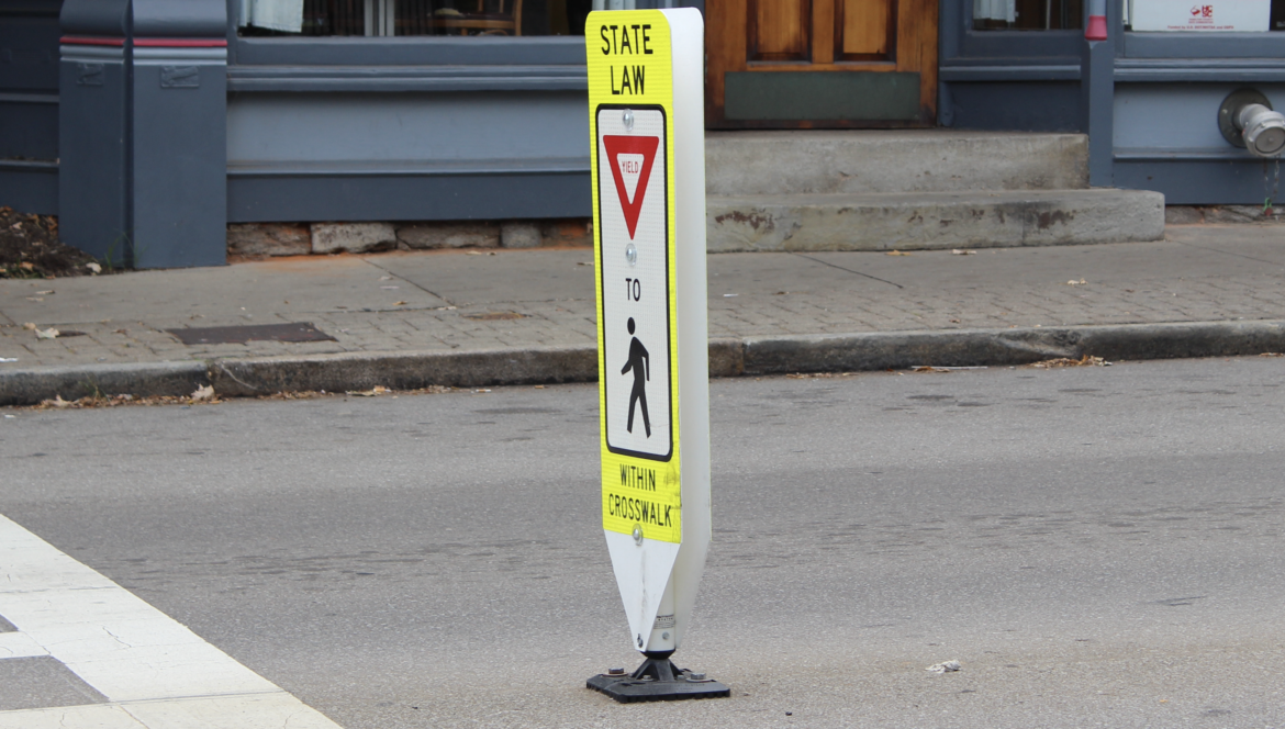 PEATONES PEDESTRIANS Tránsito de peatones