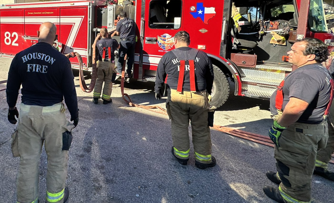 BOMBEROS Restos humanos en East Terrace