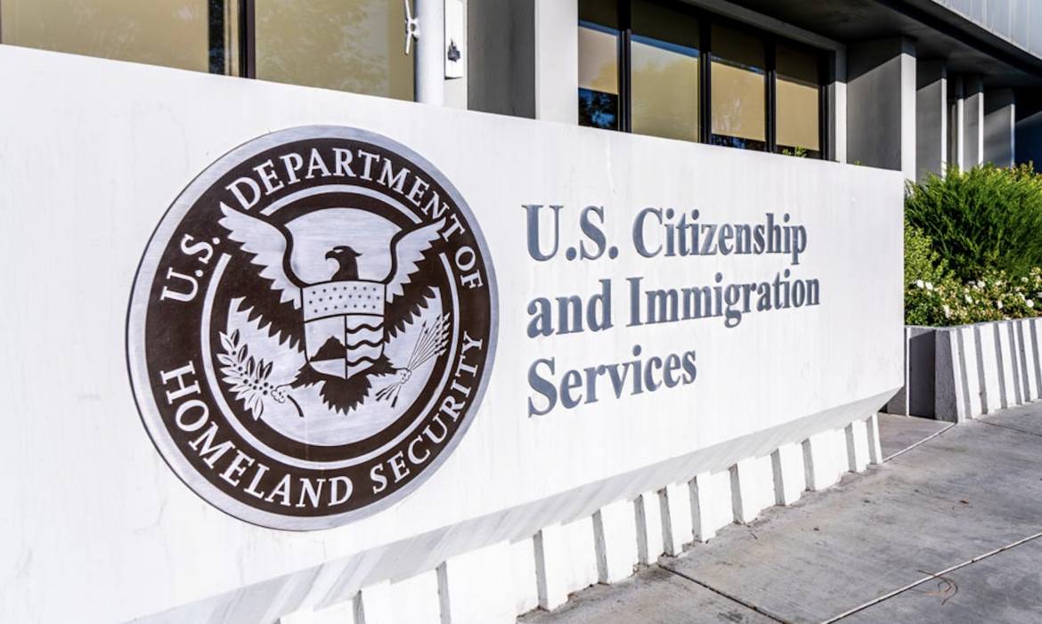 INMIGRATION SERVICES Inician nuevas medidas migratorias y políticas de Trump 2025