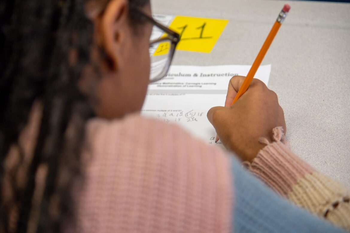 educación de niños latinos en Houston