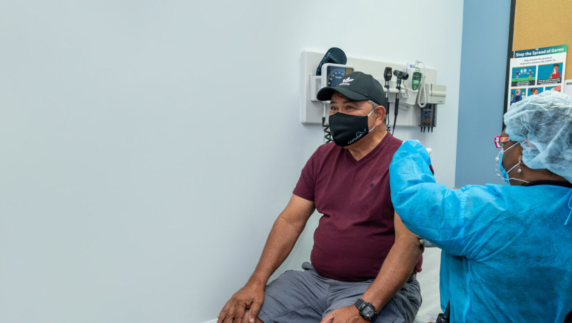 VACUNAS PARA ADULTOS vacunarse contra la gripe en 2024