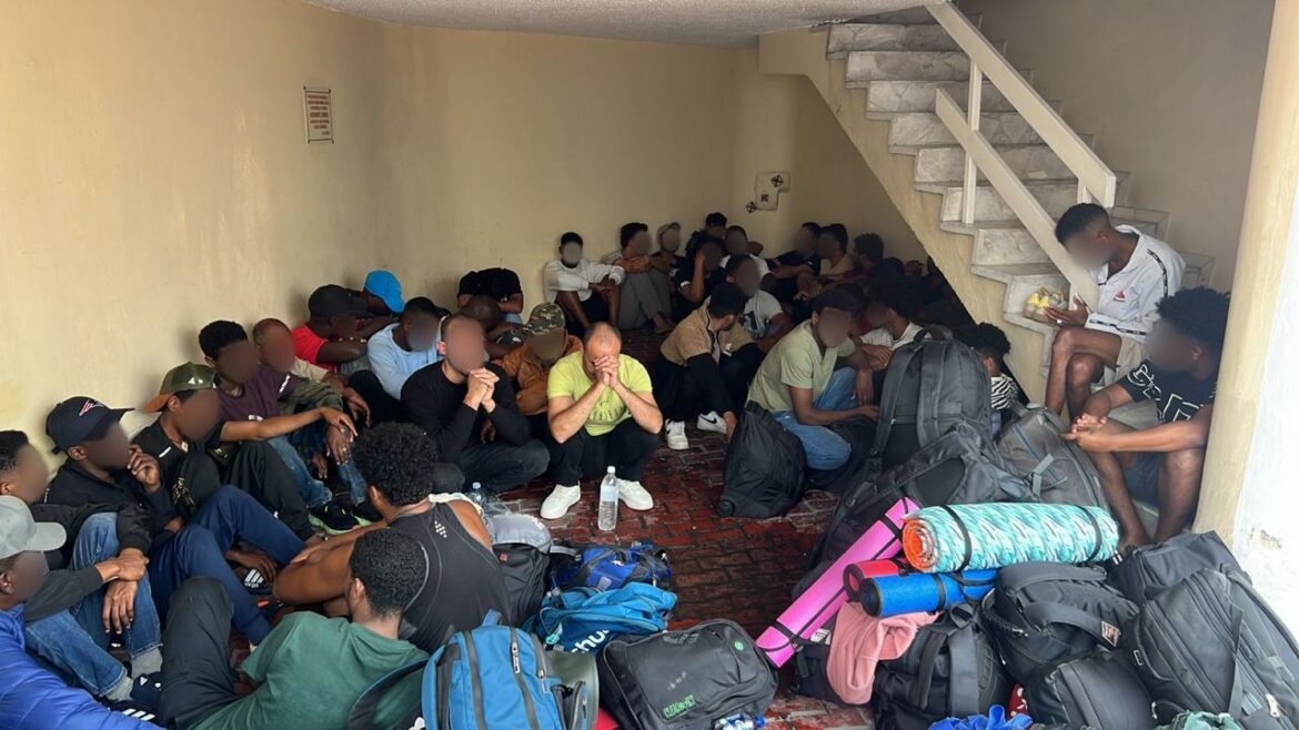 Foto 2 Inmigracion (14) Migrantes encontrados en motel de Tlaquepaque