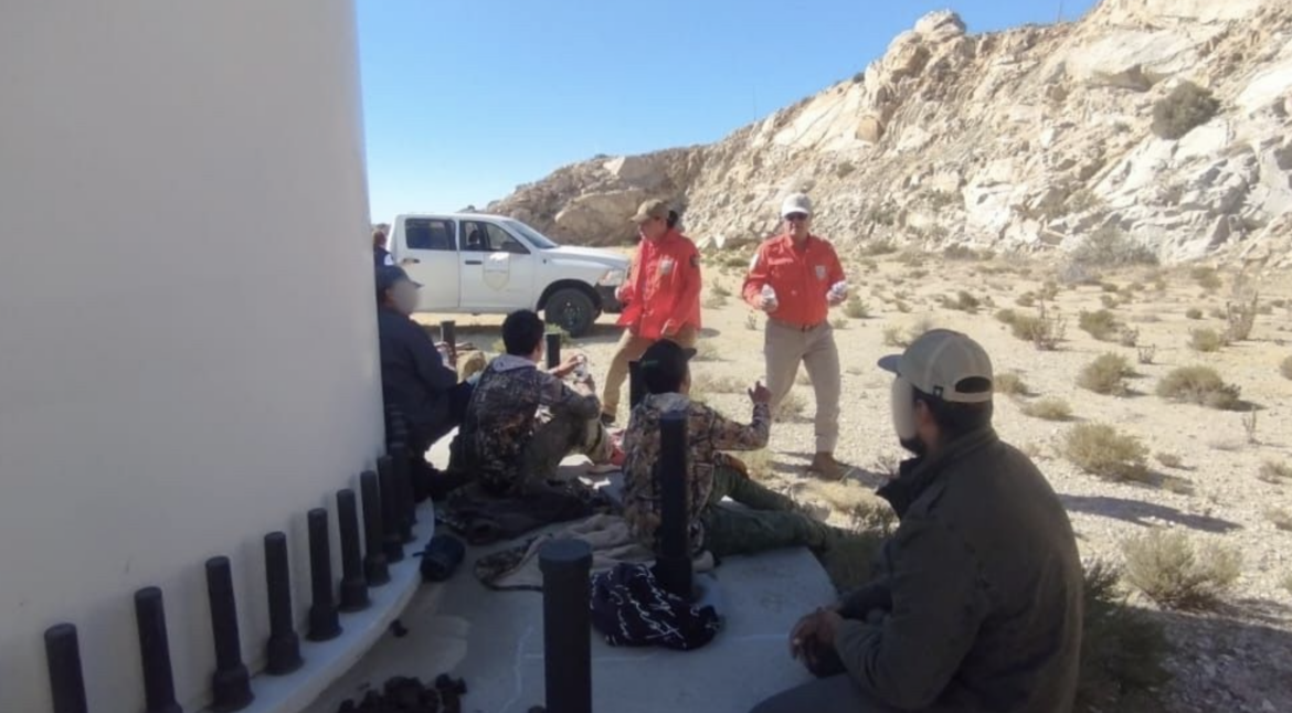 migrantes abandonados en el desierto