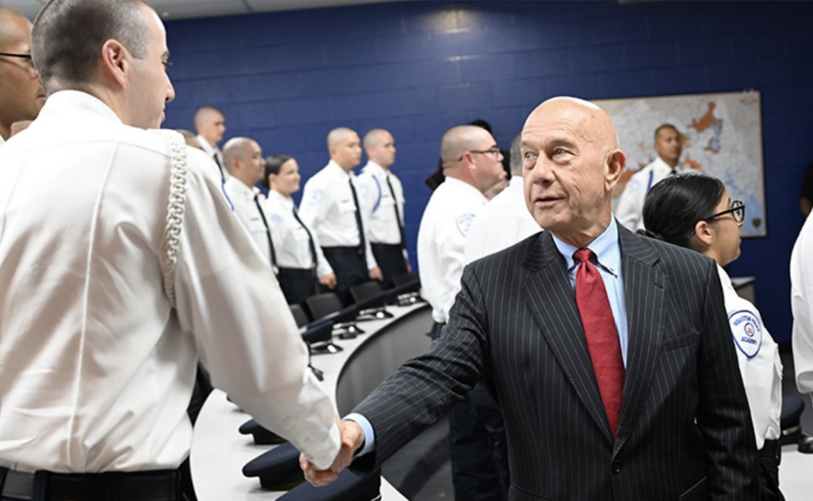 JOHN WHITMIRE 2024 Aumento salarial policía de Houston