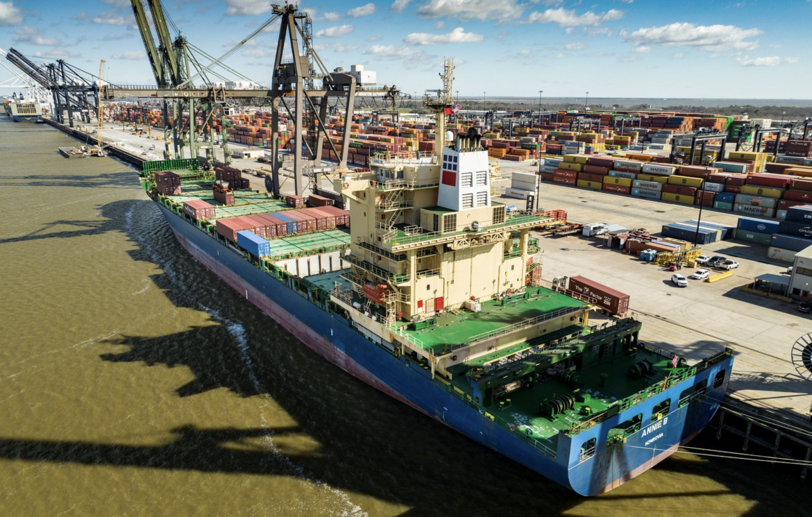 PORT OF HOUSTON Houston Shipping Port. Puerto de Houston: tarifas ponen en riesgo empleos (2025)