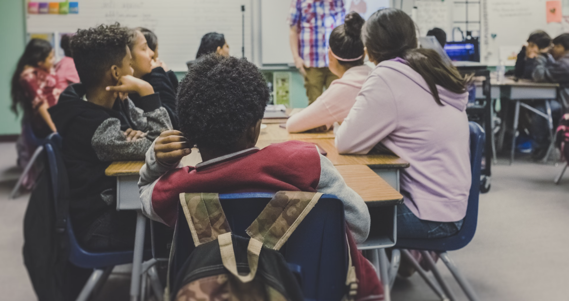 ESCUELA SCHOOL MAESTRO certificación para maestros en Texas. Prohibición de celulares en escuelas de Houston: reglas 2025