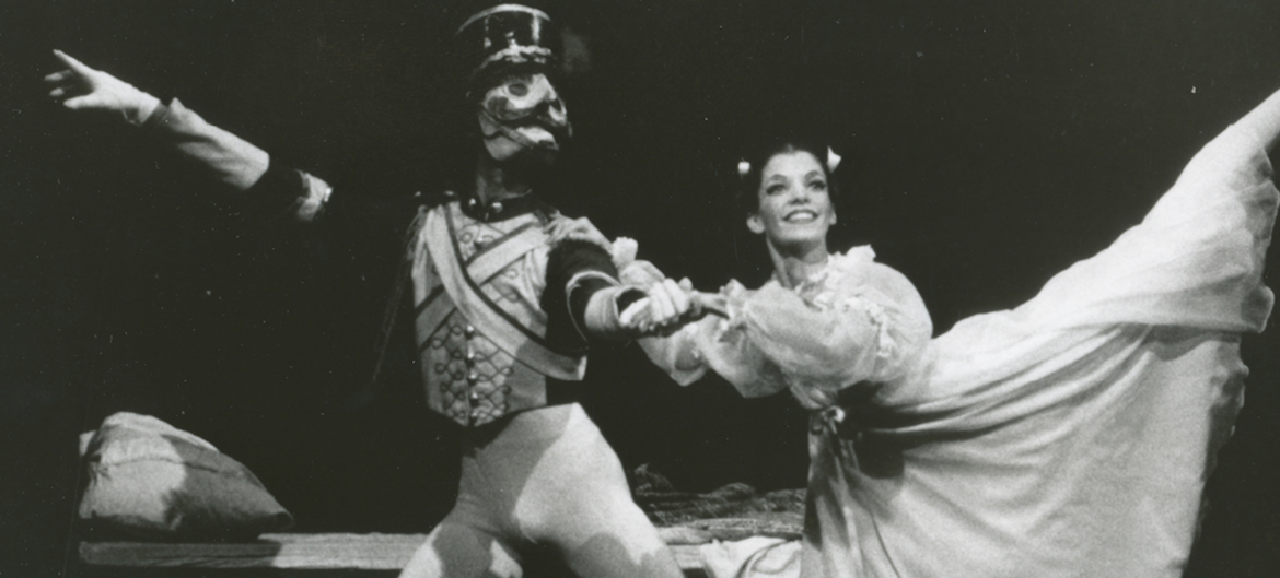 HOUSTOB BALLET 1976 HOUSTON PUBLIC LIBRARY El Cascanueces en Houston