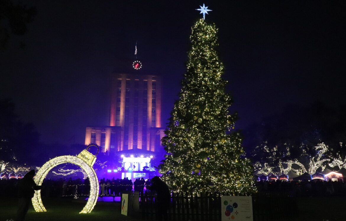 HOUSTON CHRISTMAS TREE 2024 ARBOL DE NAVBIDAD