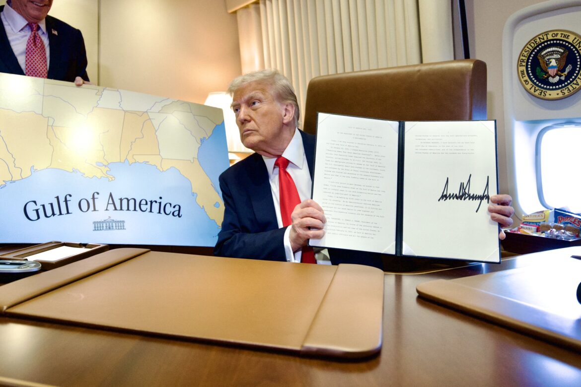 DONALD TRUMP GOLFO DE AMERICA