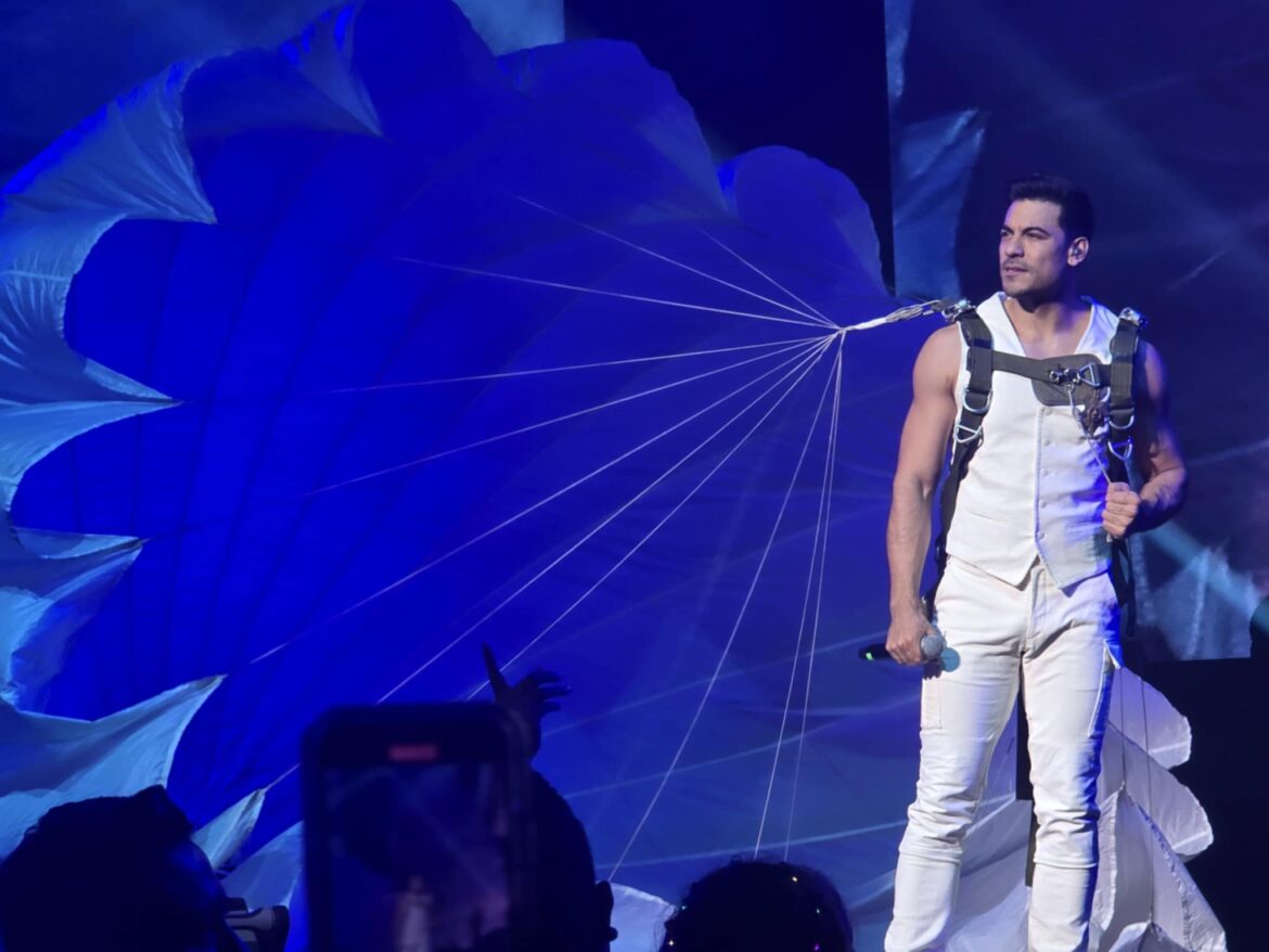 CARLOS RIVERA XX GIRA HOUSTON 20253