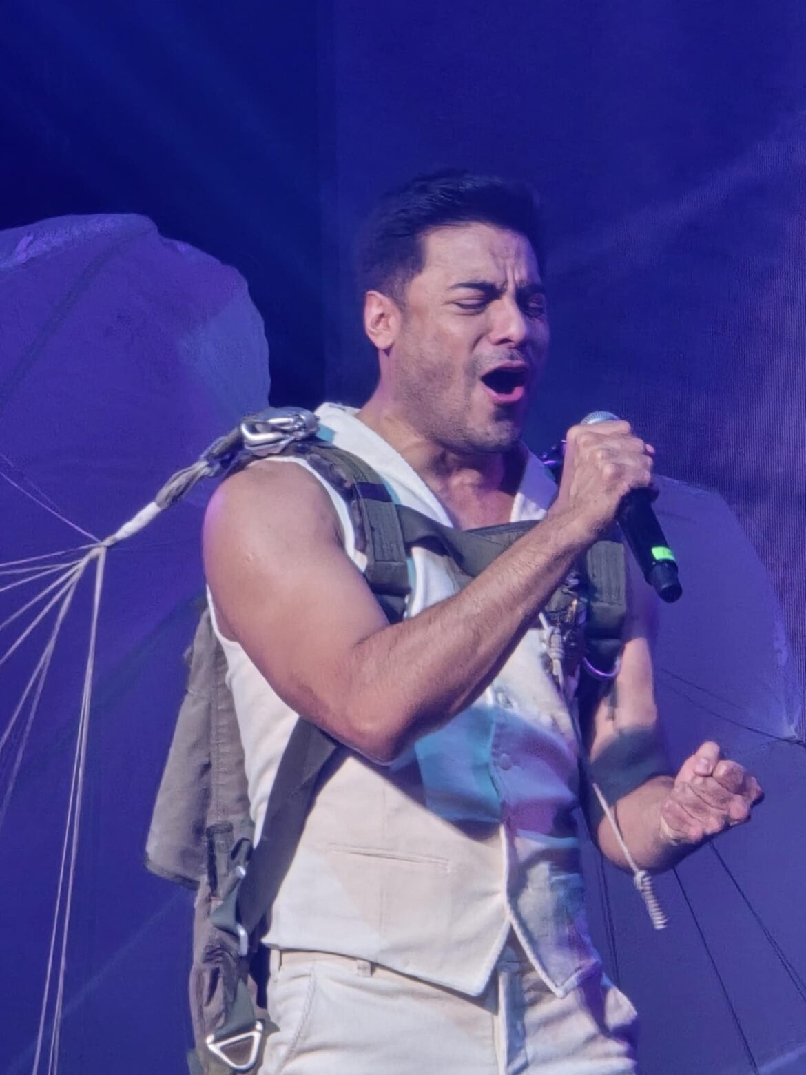 CARLOS RIVERA XX GIRA HOUSTON 20256