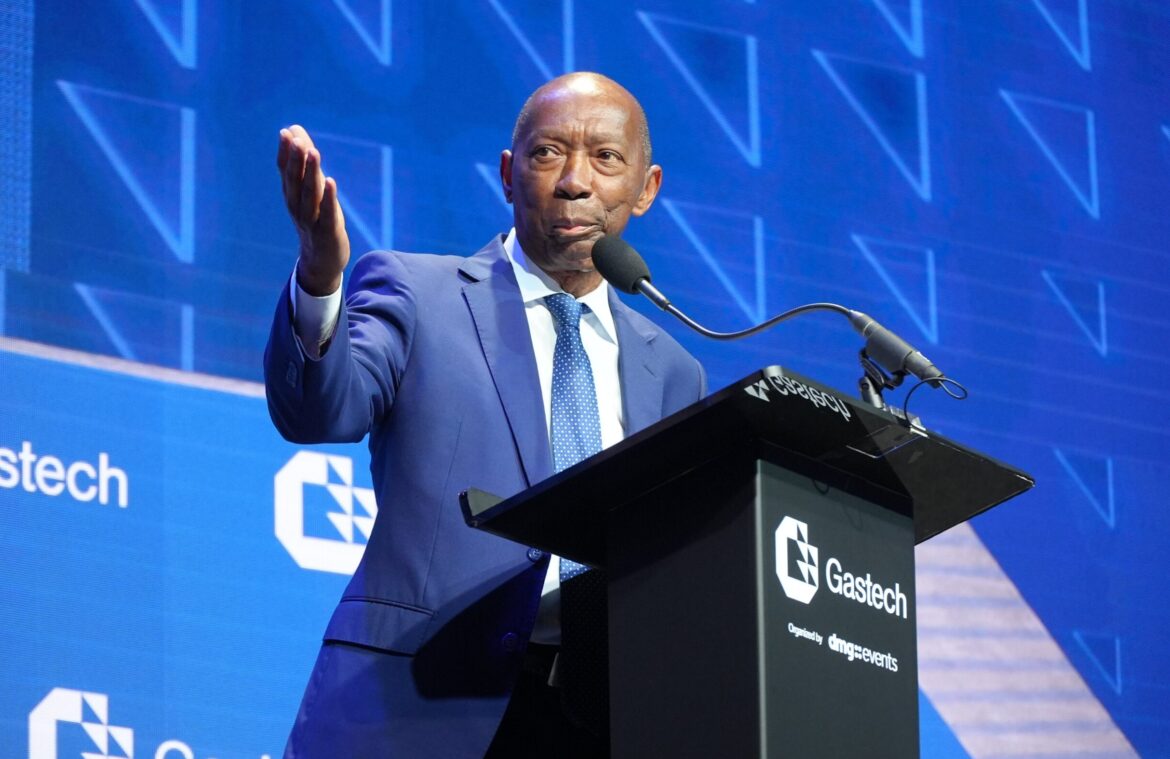 GX3jxLAXQAAtfdu Sylvester Turner