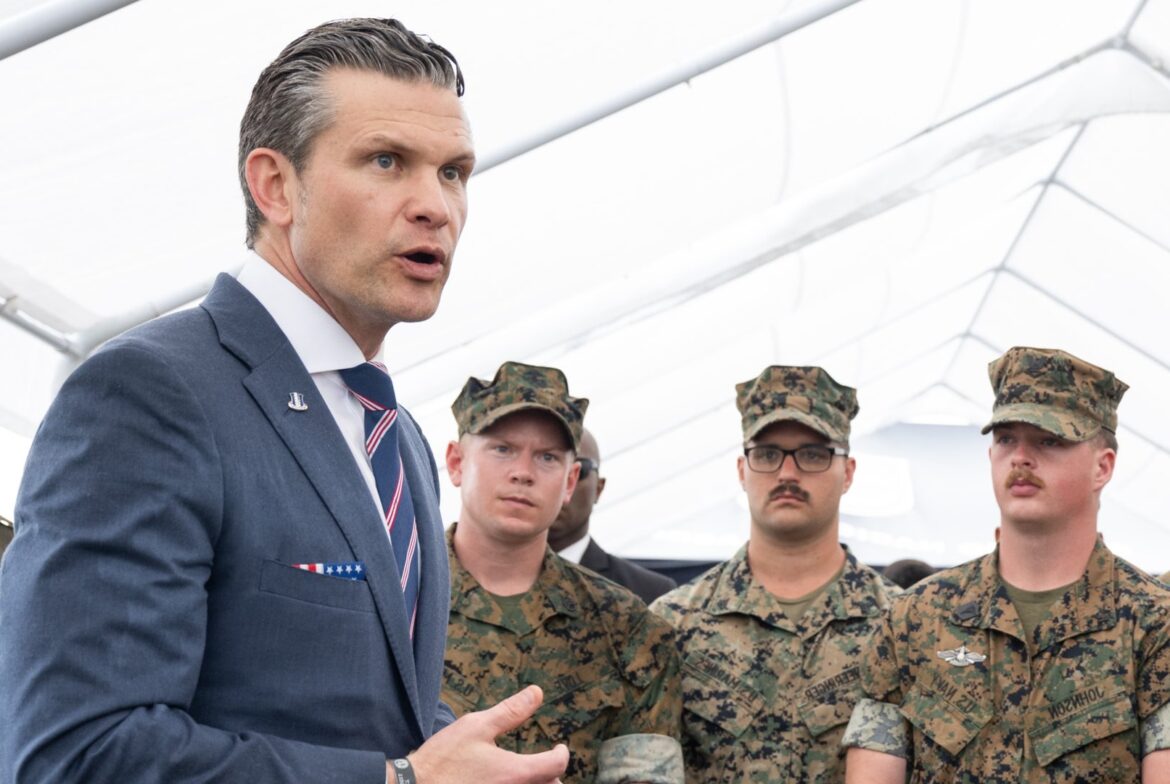Pete Hegseth Filtraciones en el Pentágono: 3 asesores investigados