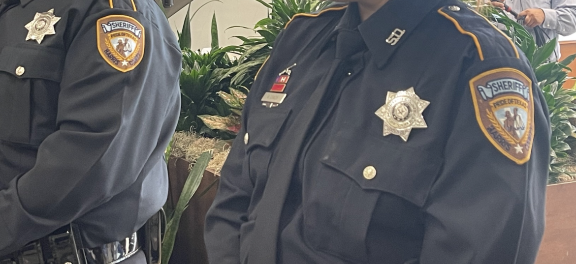 harris county sheriff ICE en el Condado Harris. Oficial herido en accidente fue auxiliado por testigos 2025