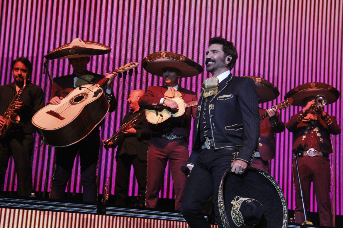 ALEJANDRO FERNANDEZ HOUSTON 20251