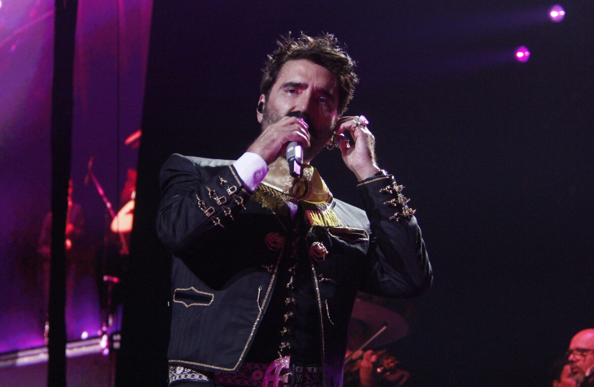 ALEJANDRO FERNANDEZ HOUSTON 20257