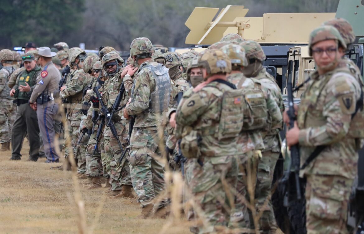 Gi6L2IfWYAALa9P Por protestas en Texas más de 5,000 soldados son desplegados