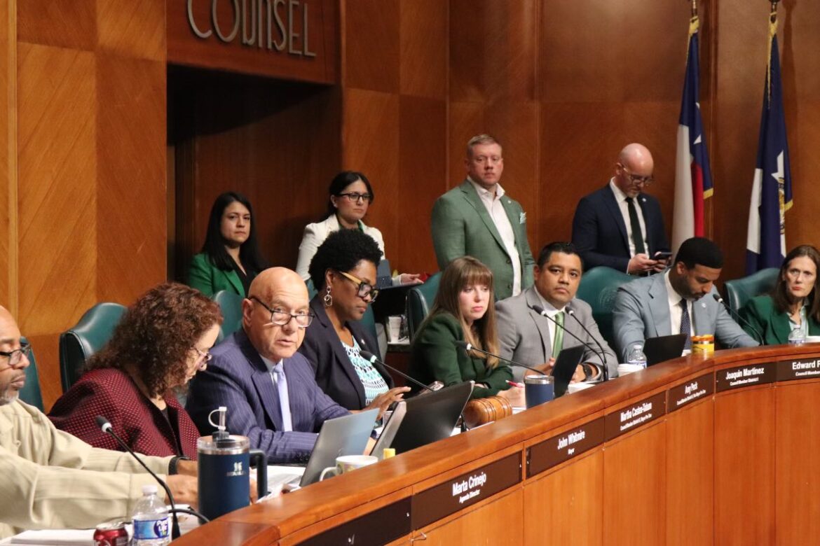 HOUSTON CITY COUNCIL Houston aprueba presupuesto de $7 mil millones sin impuestos