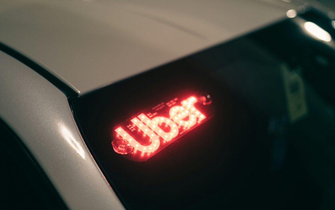 erik-mclean-3HL4_w75YgE-unsplash