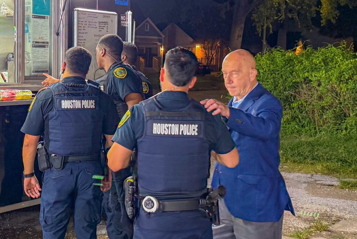 Cierre de clubes en Houston deja 5 bares clausurados