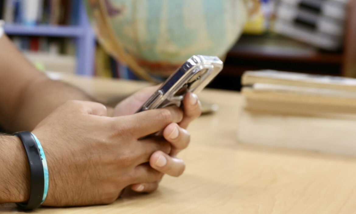 3 CELULARES EN LAS ESCUELAS LPH 2025