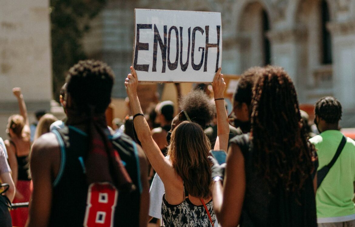 liam-edwards-x15GAQNepcQ-unsplash Protesta en Labor Day en Houston en Galleria (2025)