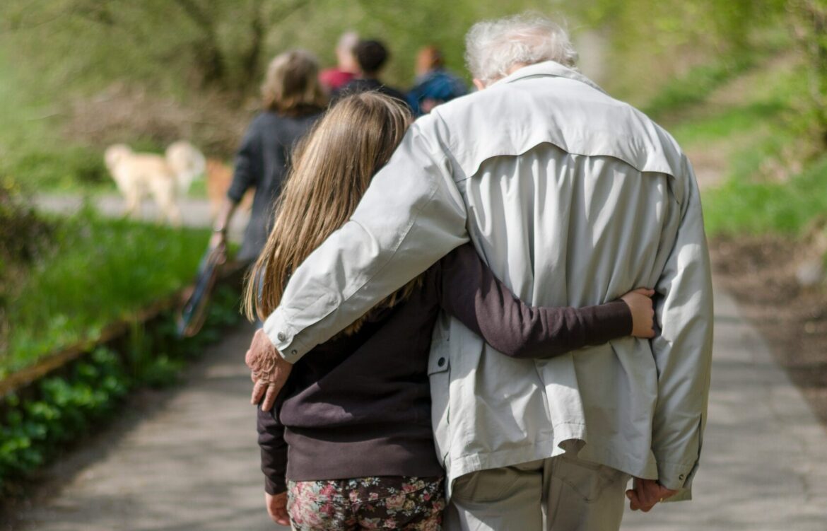 Celebran día de los abuelos en Houston 2025 con eventos