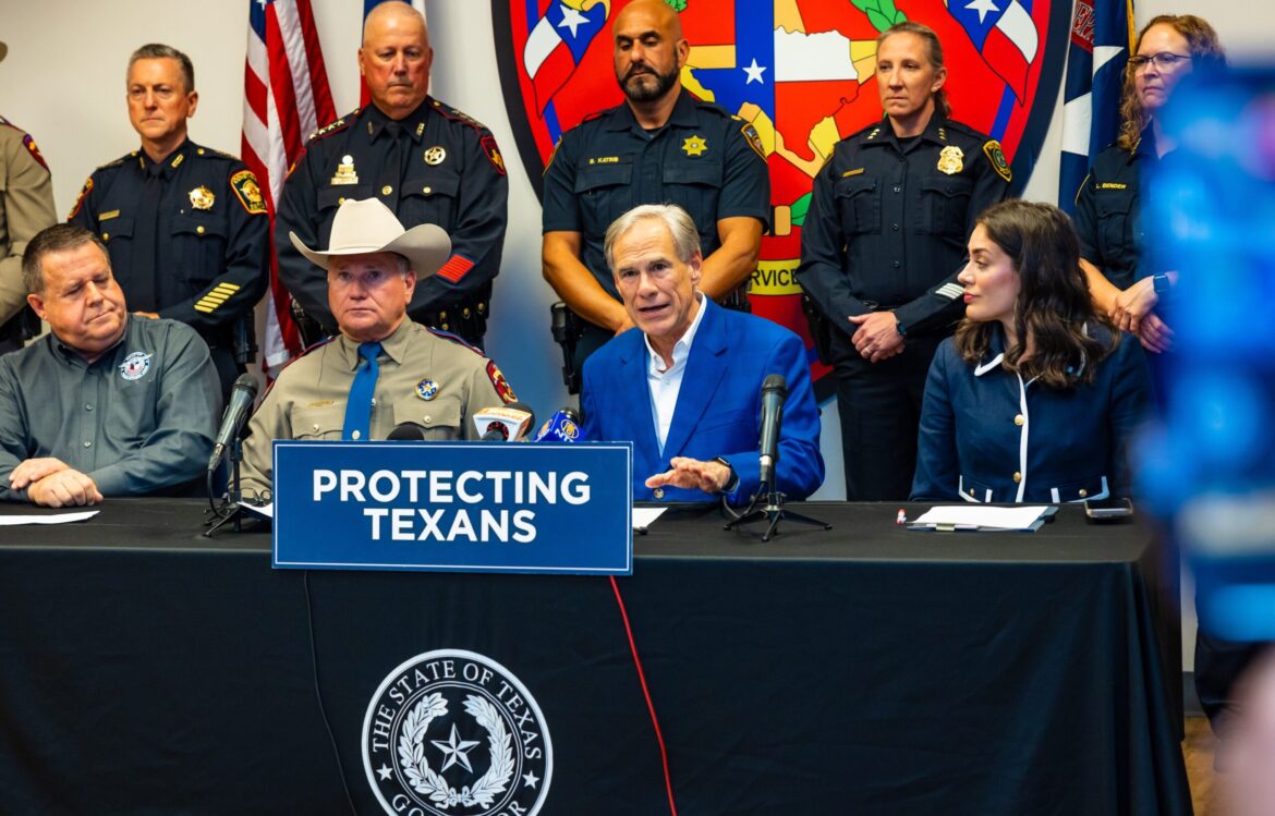 GREG ABBOTT Abbott crea fuerza especial para seguridad en Houston (2025)